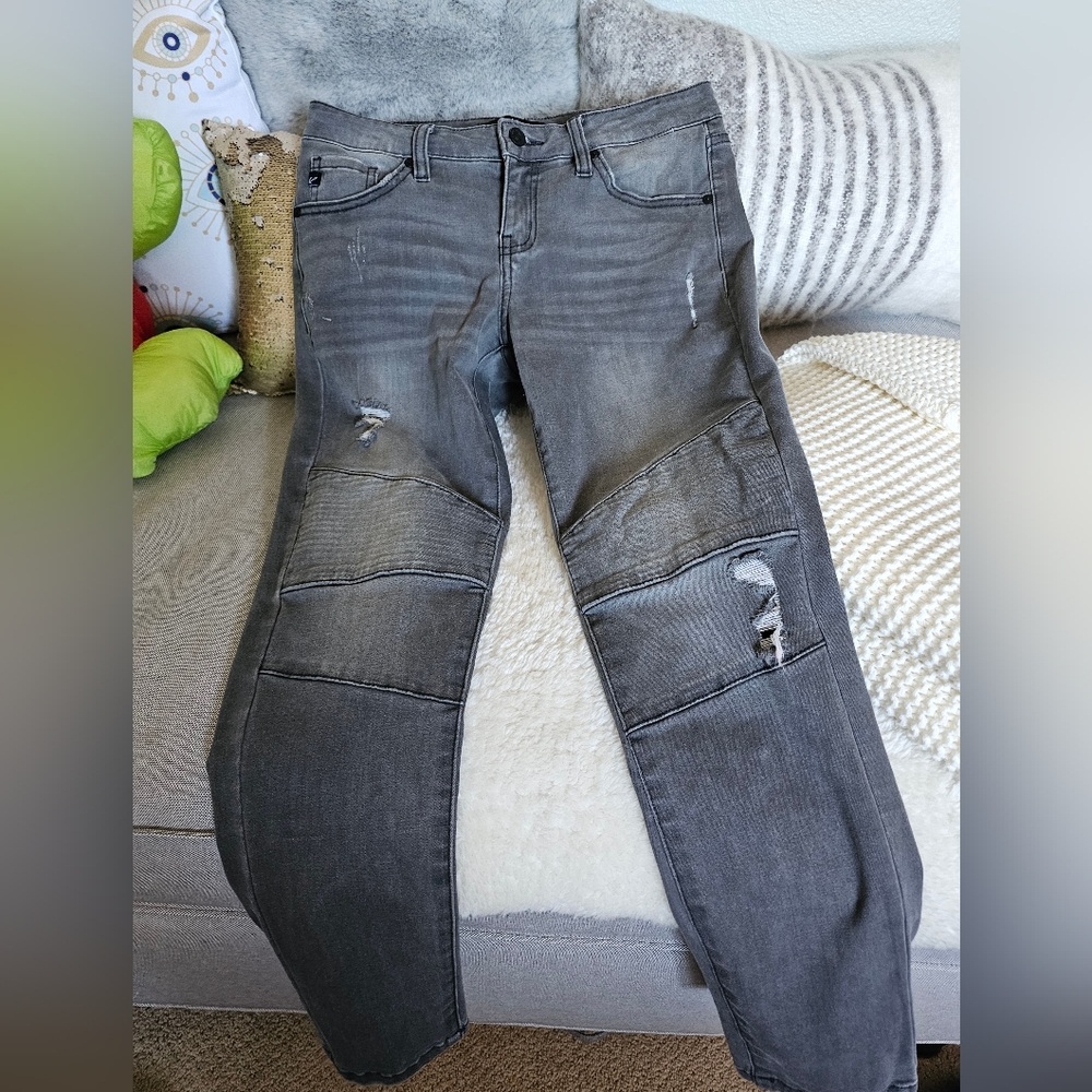 NWOT KanCan Gray Skinny Moto Jeans!